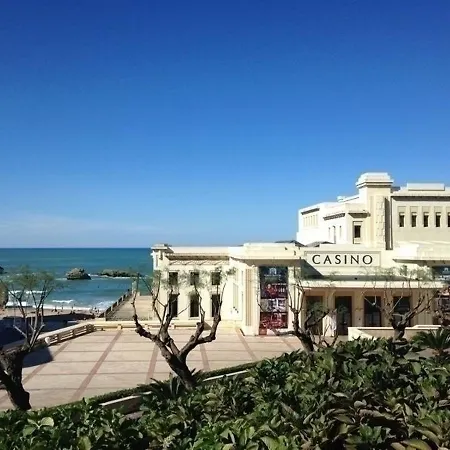 Imperatrice B1 : Le Centre-ville Et La Plage A 750m Apartman *
